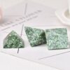 Jade grön Pyramid Naturligsten